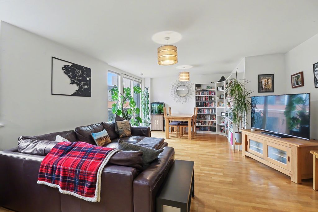 Property photo 1 of 17 Img_0637