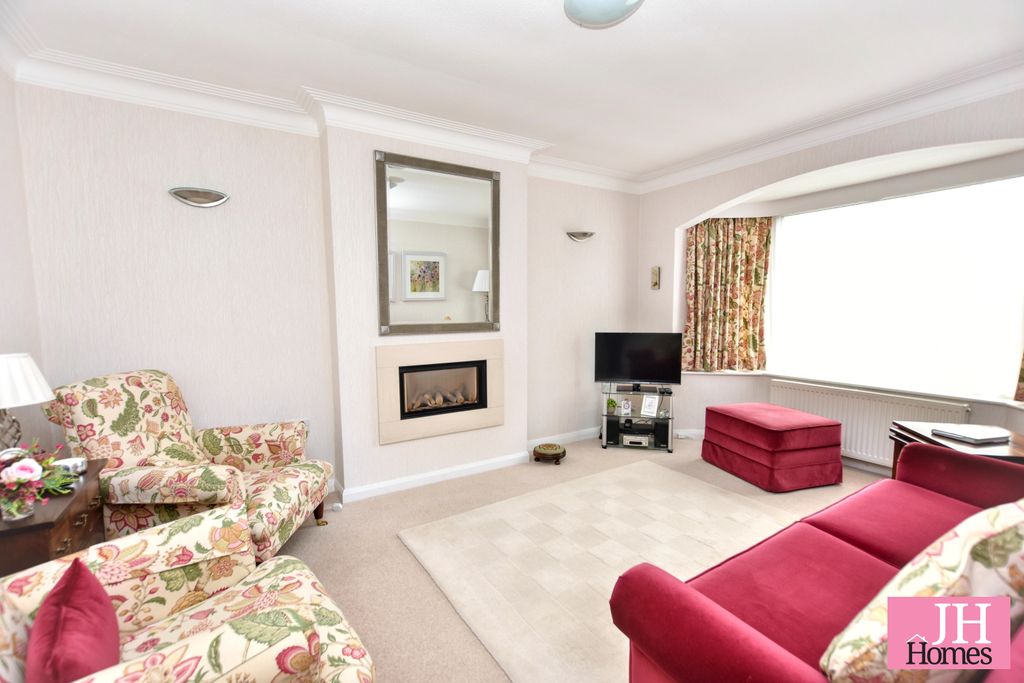 Property photo 3 of 23