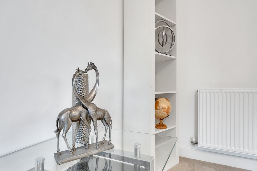 Property photo 1 of 3