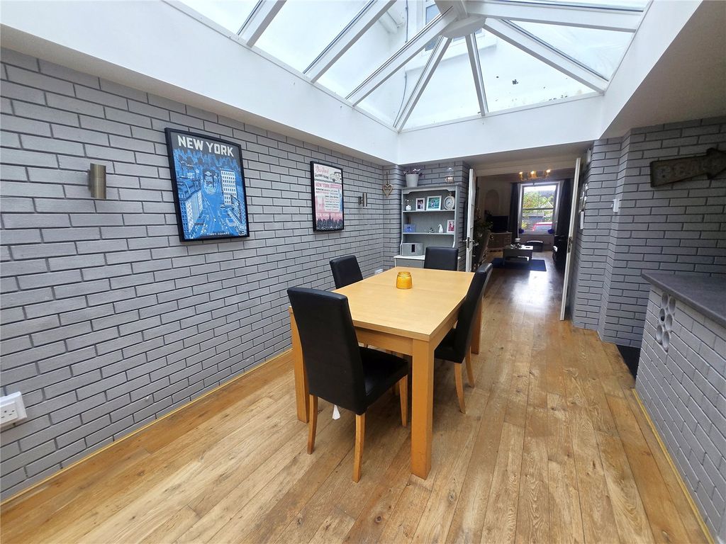 Property photo 2 of 22 Picture No. 04