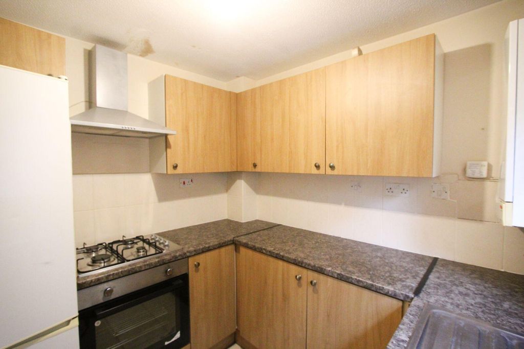 Property photo 2 of 10 Kitchen