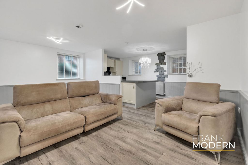 Property photo 3 of 24 Living / Kitchen / Diner