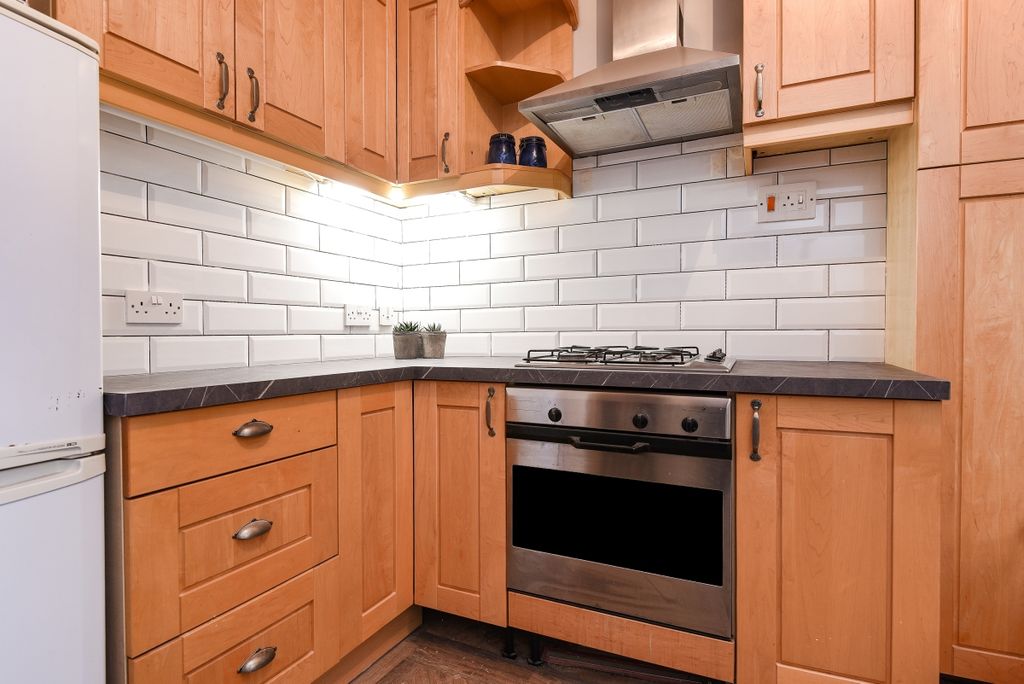 Property photo 3 of 6 228548  (2)