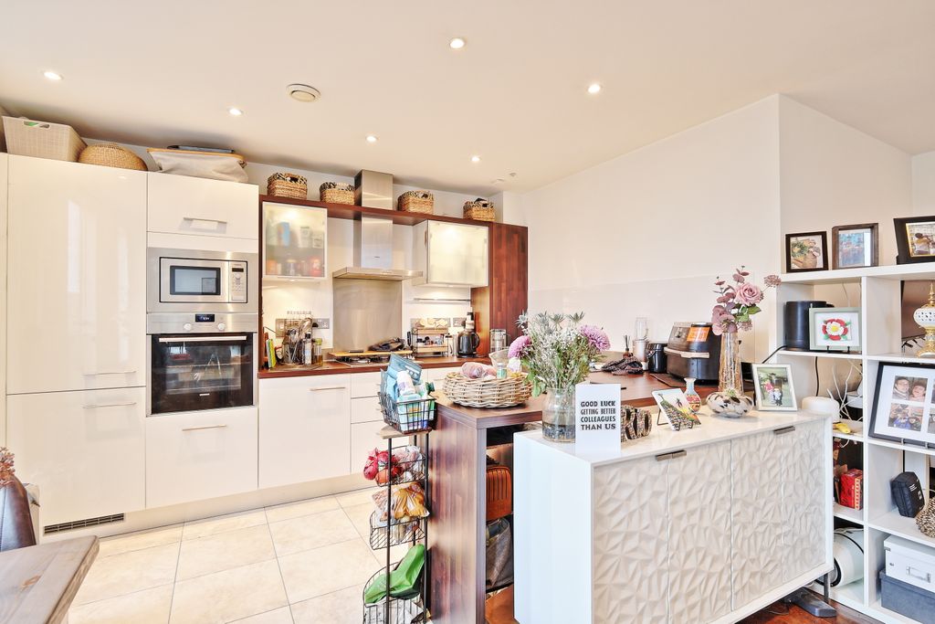 Property photo 2 of 25 1