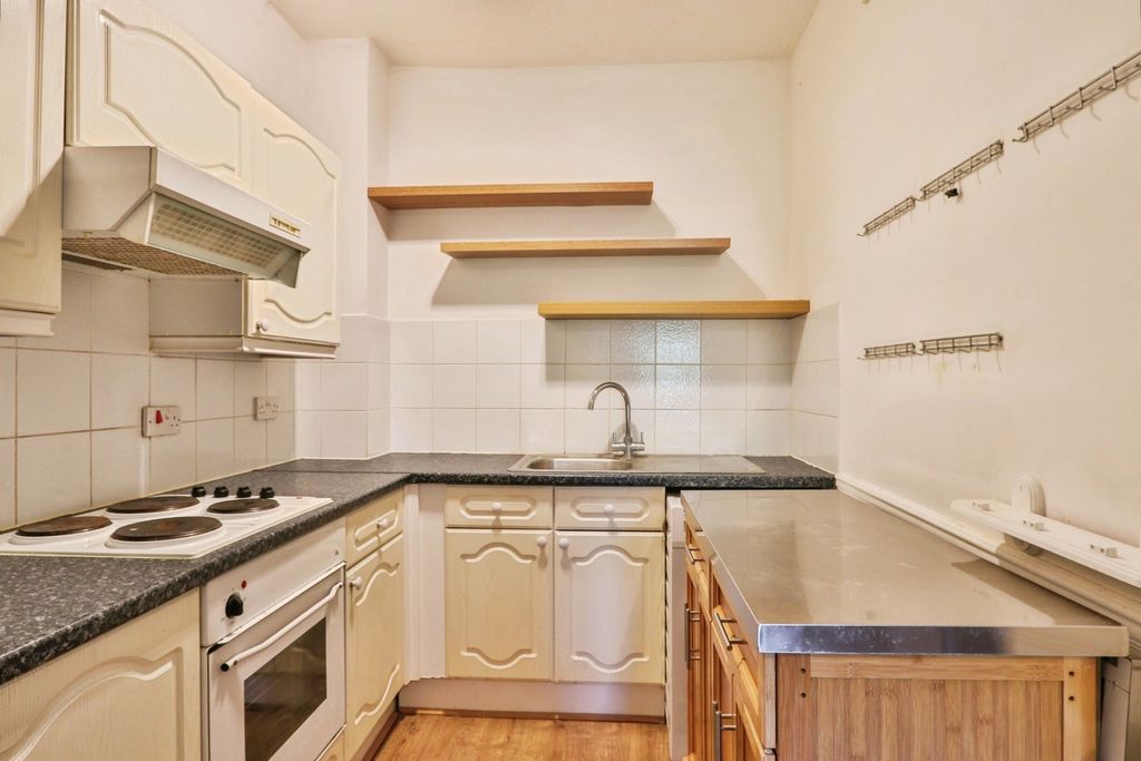 Property photo 2 of 16 Photo