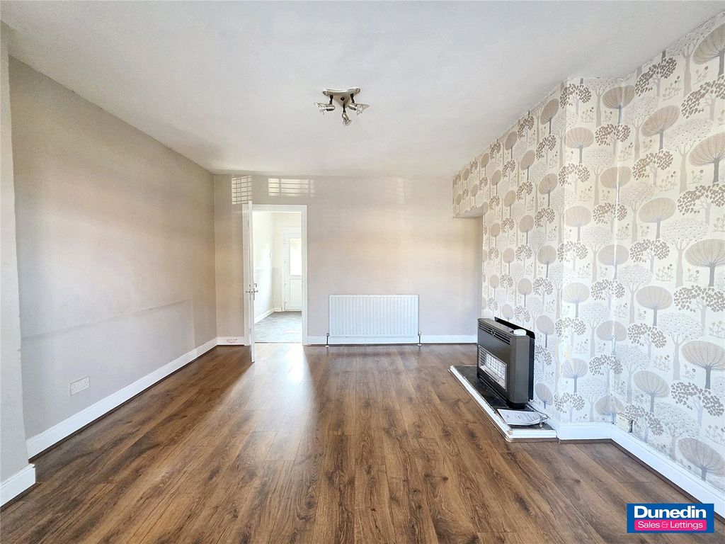 Property photo 3 of 12 Picture No. 04