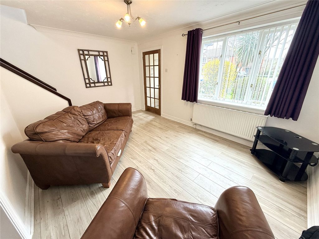 Property photo 2 of 17 Picture No. 12