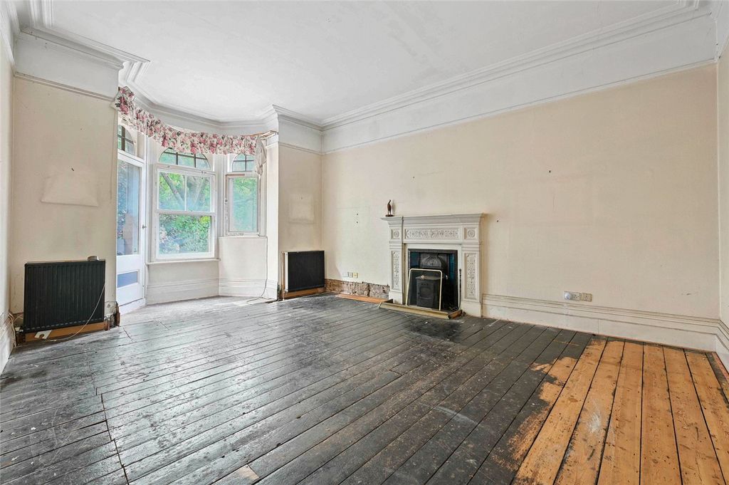 Property photo 3 of 12 Picture No. 06