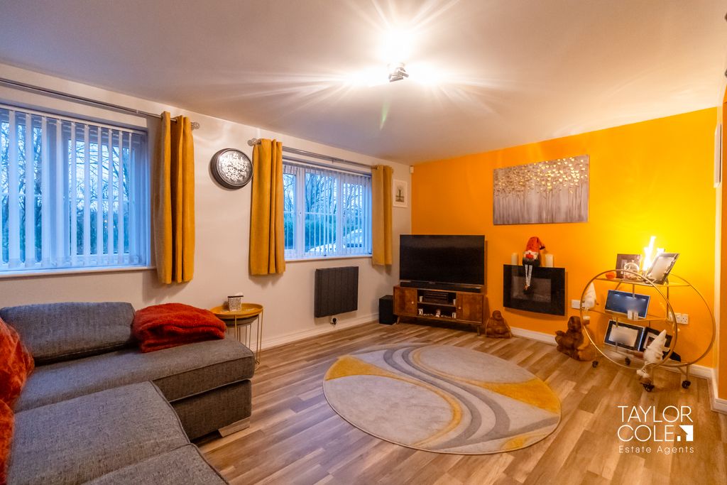 Property photo 2 of 16