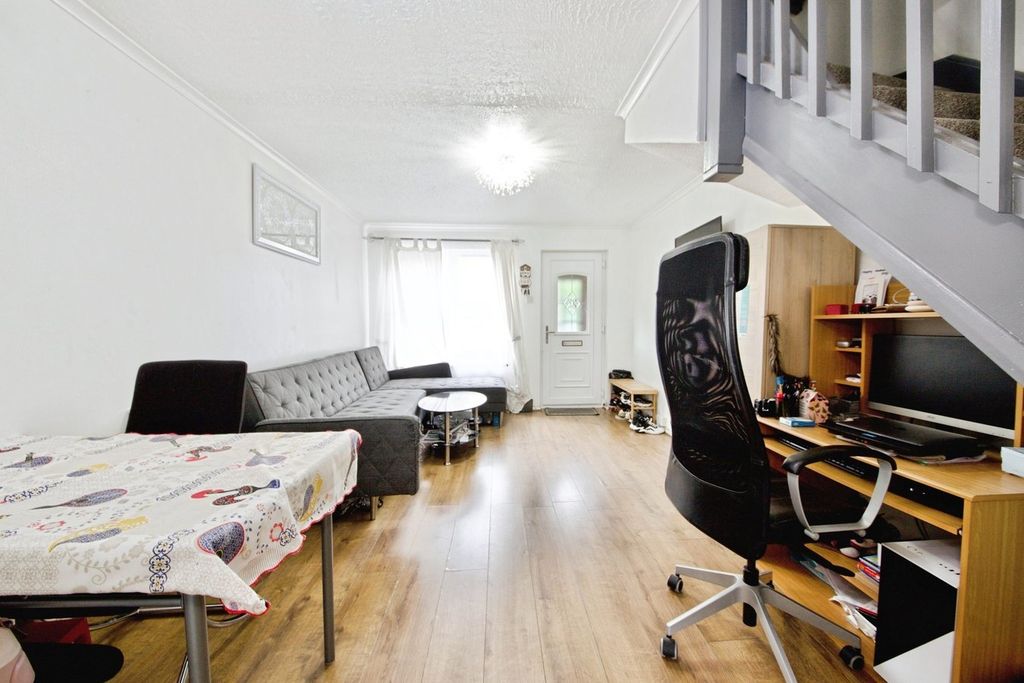 Property photo 3 of 11