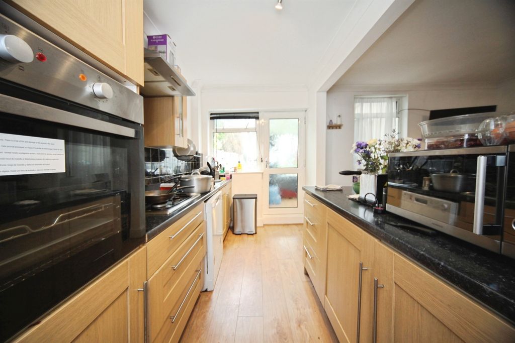 Property photo 2 of 17