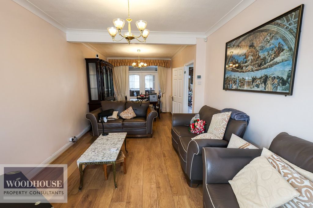 Property photo 2 of 18