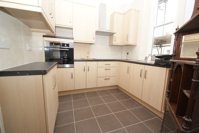 Property photo 3 of 7 10 Gff Woodfild Kitc