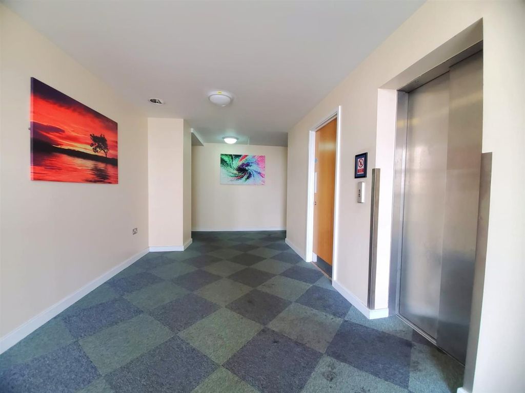 Property photo 3 of 17 5th Floor With Elevator