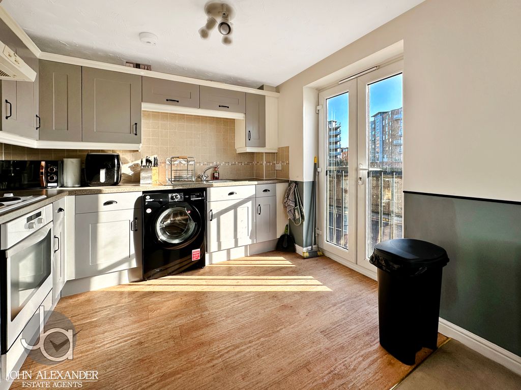 Property photo 3 of 14 20251004_091032371_0.5