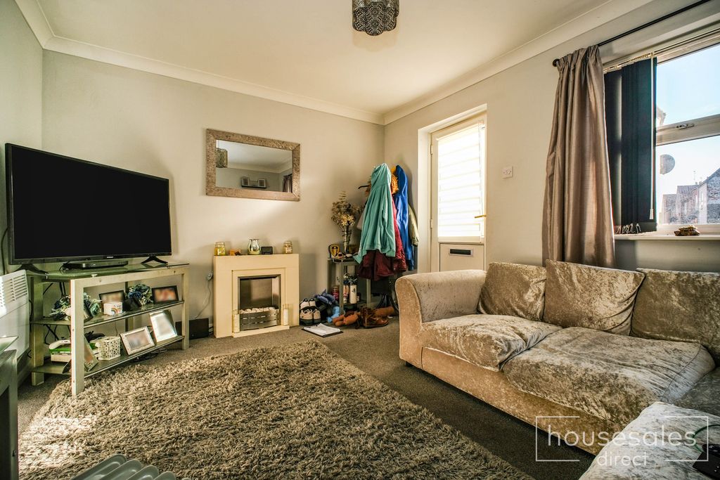 Property photo 3 of 12