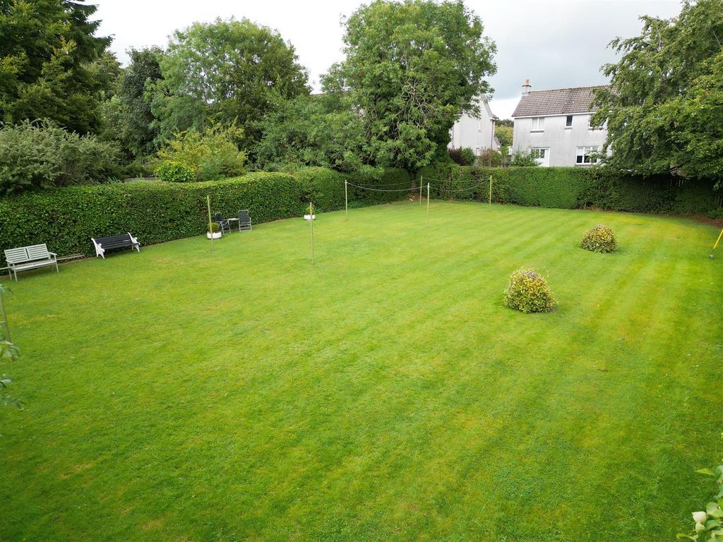 Property photo 2 of 18 Garden