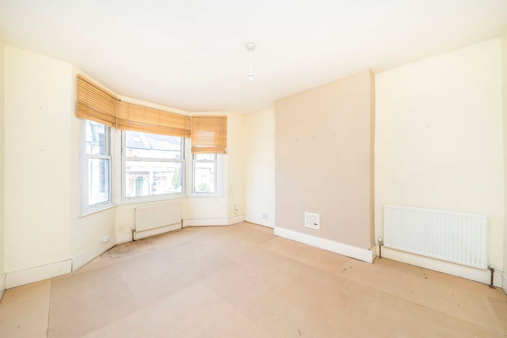 Property photo 3 of 6 Picture No. 05