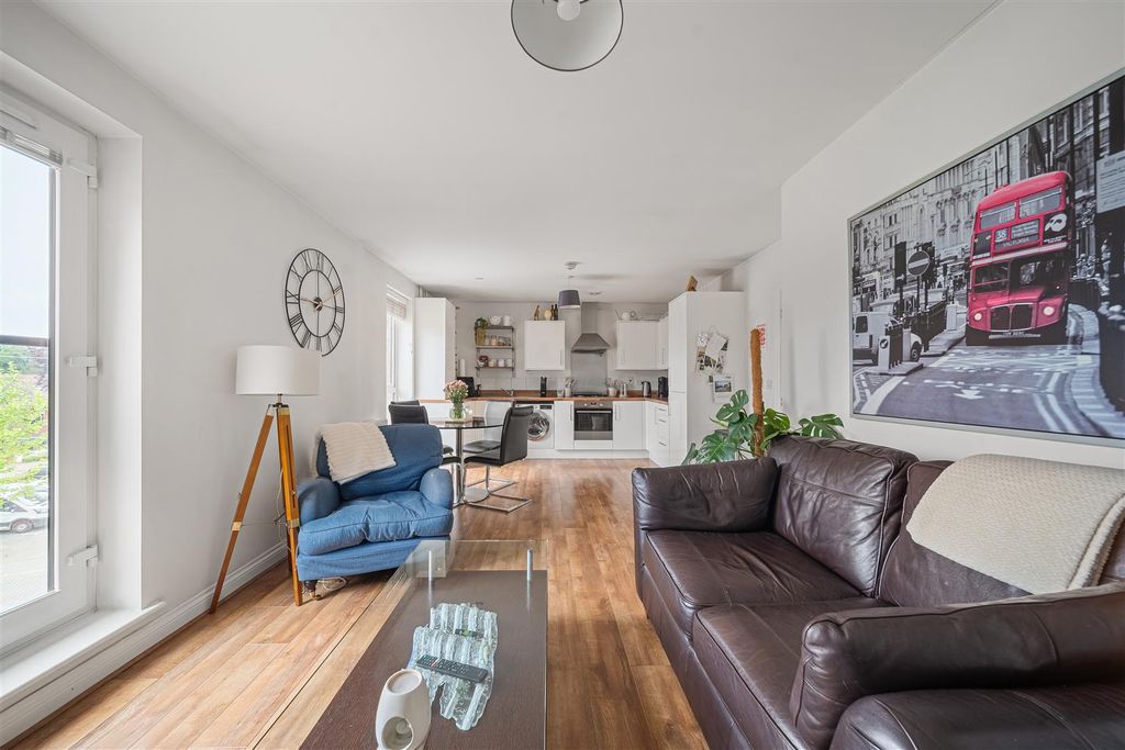 Property photo 1 of 12 Charlotte Way-12.Jpg