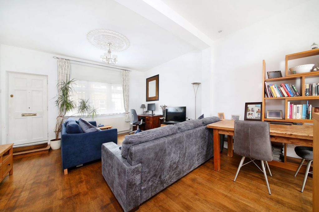 Property photo 2 of 10