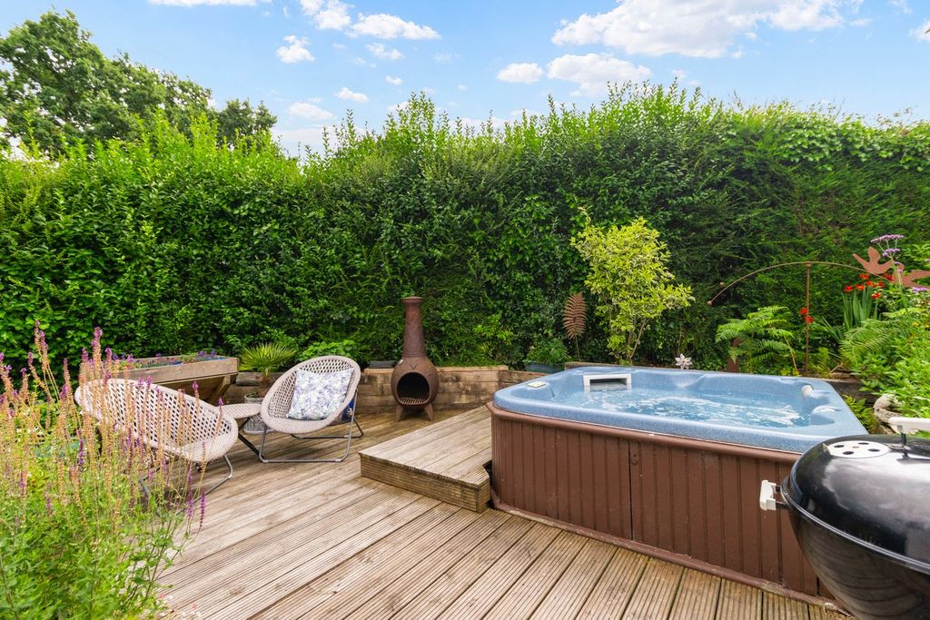 Property photo 2 of 46