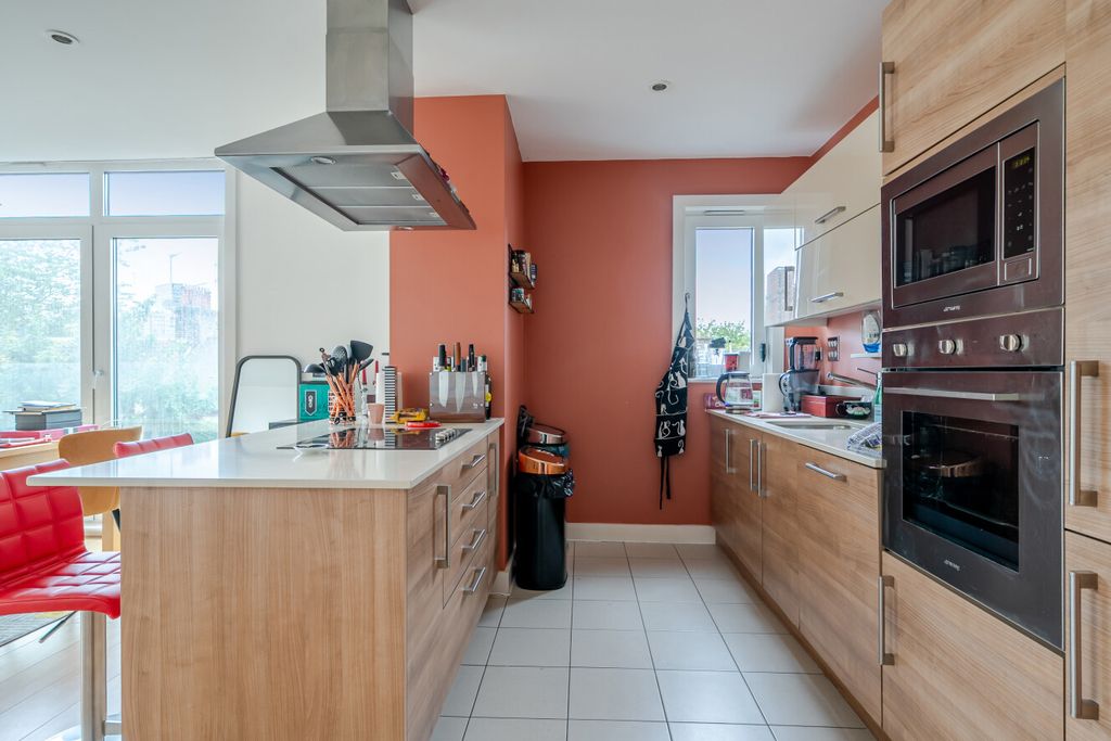 Property photo 3 of 18 1473184-18-6A2Be2...