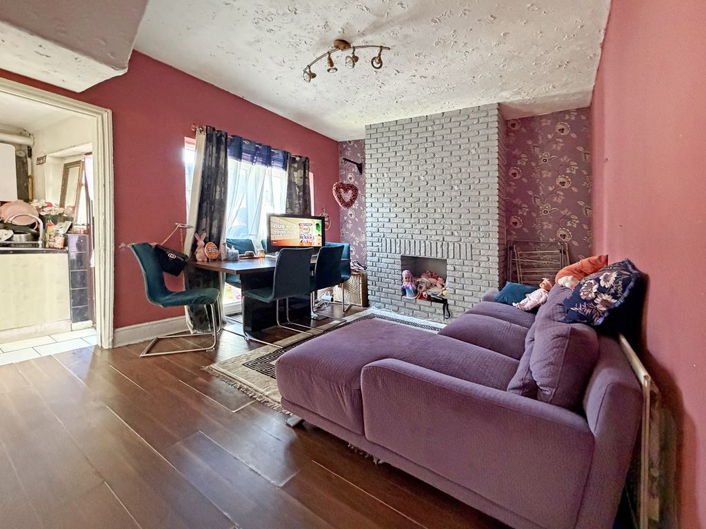 Property photo 3 of 21