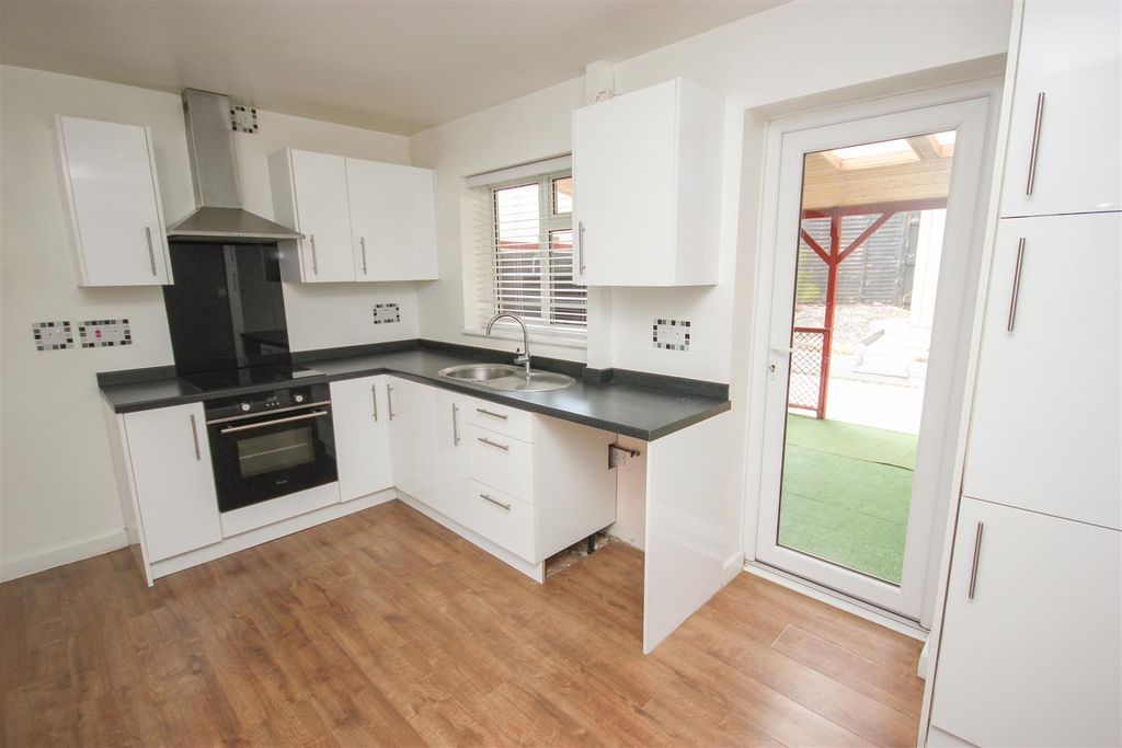 Property photo 2 of 12 Kitchen 1..Jpg