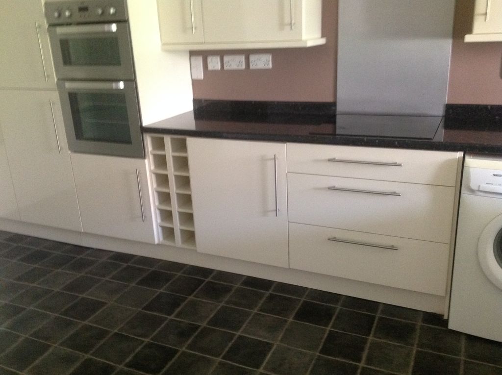 Property photo 1 of 9 Kitchen