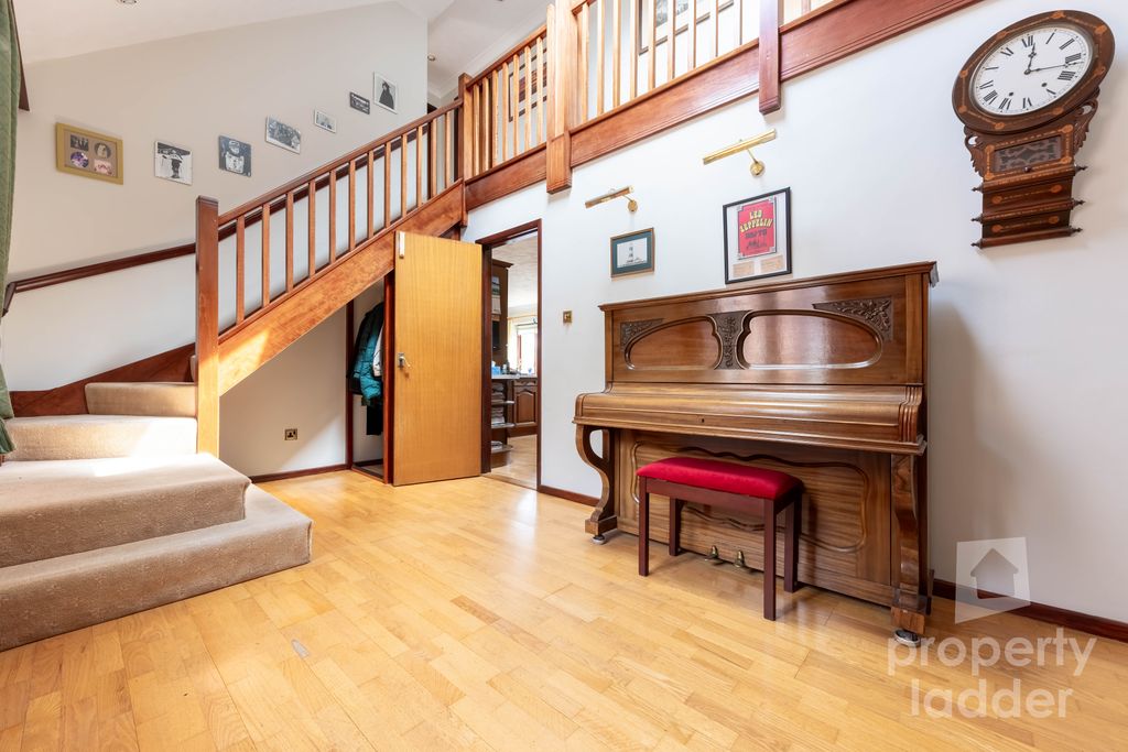 Property photo 3 of 23 Pl-8
