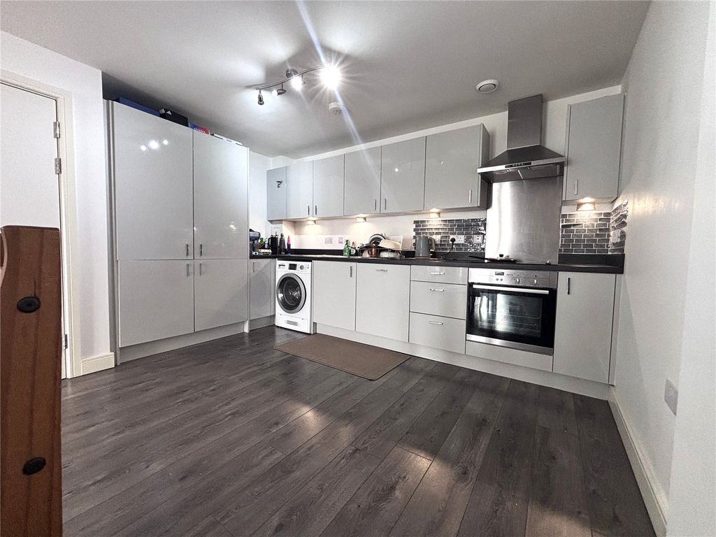 Property photo 2 of 11 Picture No. 06