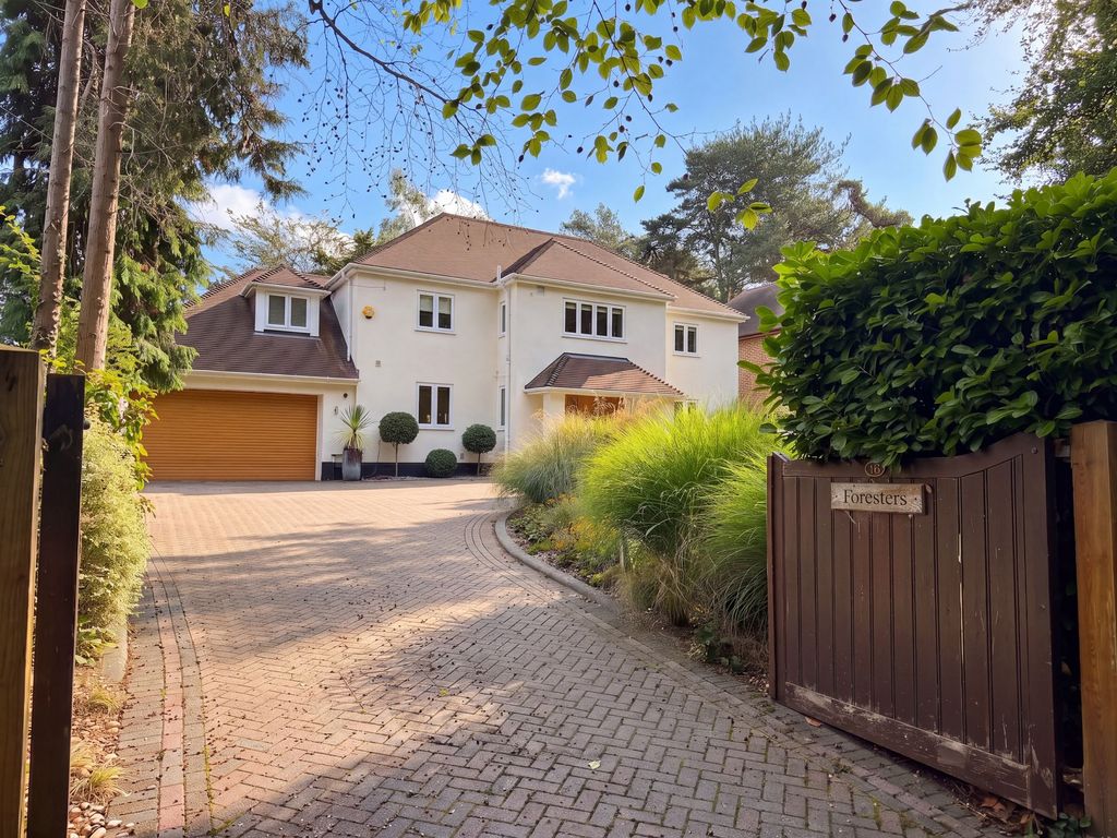 Property photo 1 of 21