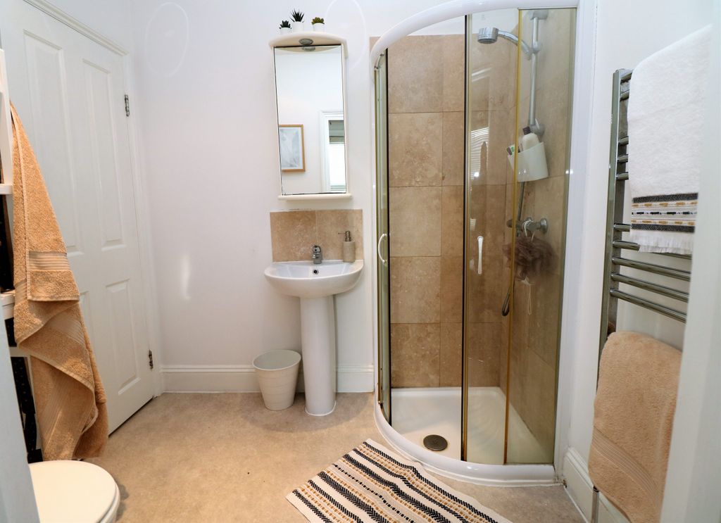 Property photo 3 of 6