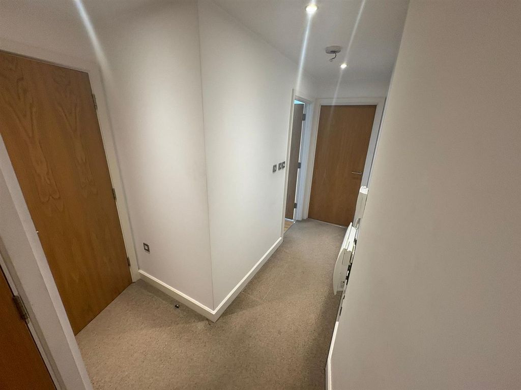 Property photo 2 of 6 Hallway.Jpg