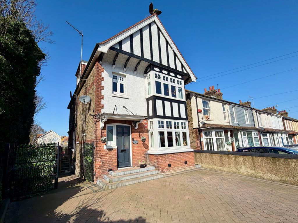 Property photo 1 of 27