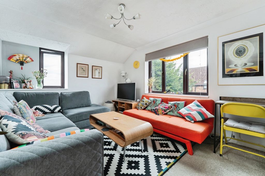 Property photo 2 of 16 Photo