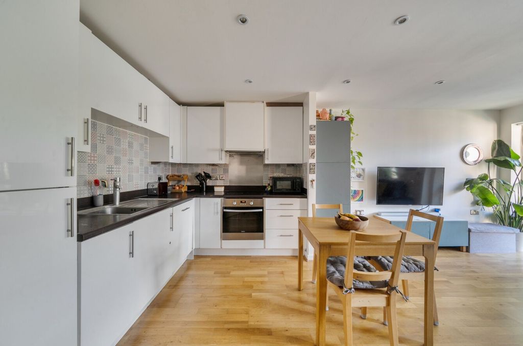 Property photo 2 of 13 Kitchen/Dining Room