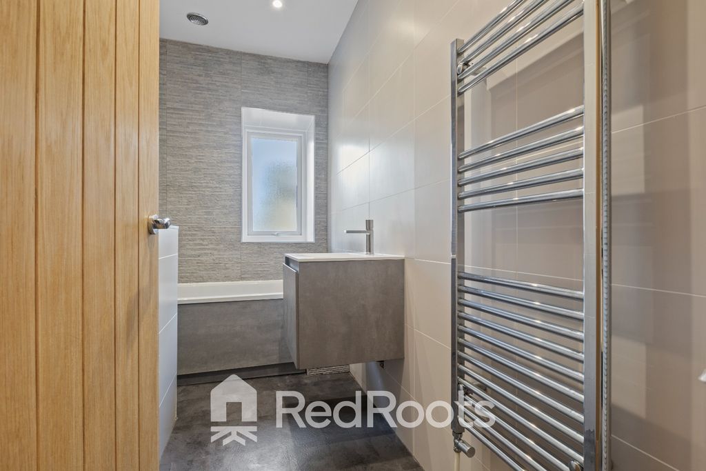 Property photo 3 of 22 4402763