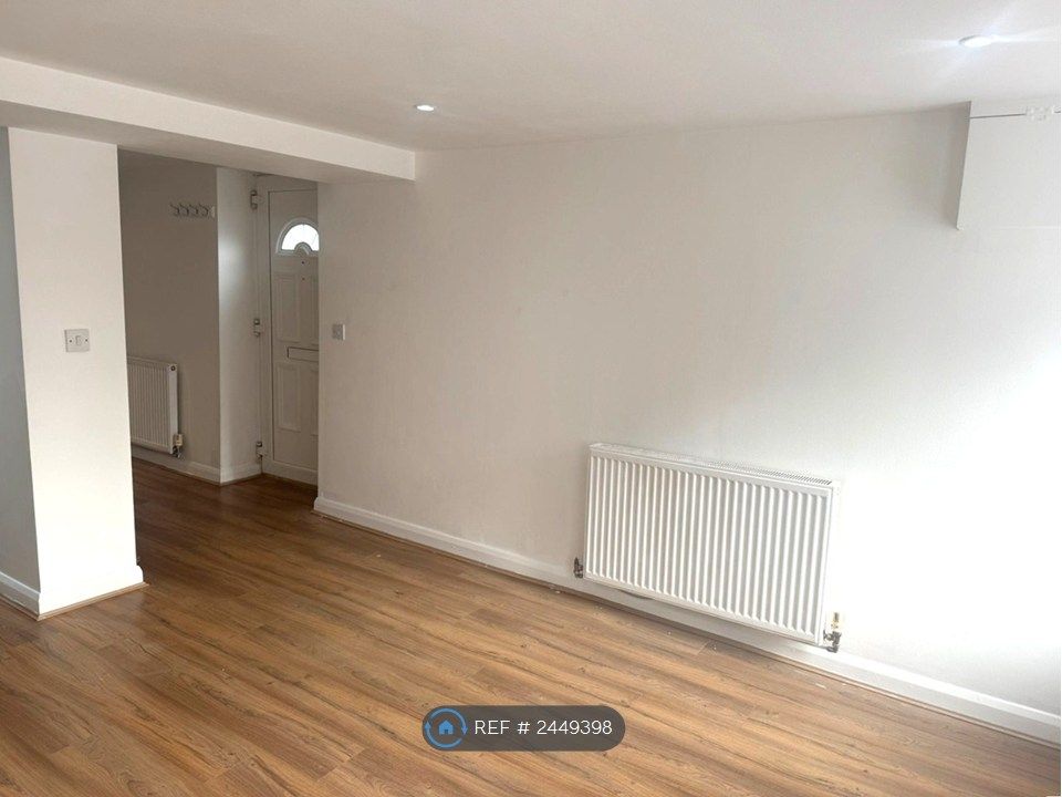 Property photo 3 of 9 Living Room