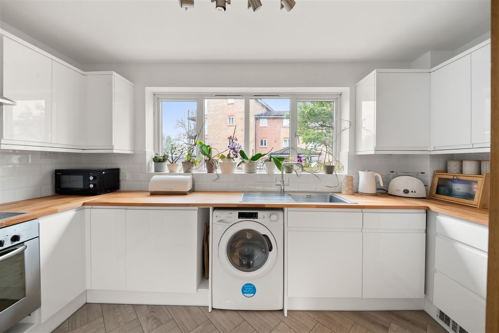 Property photo 3 of 13