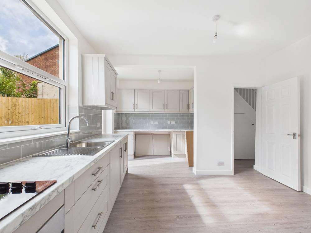 Property photo 2 of 16 Giraffe360-Still013