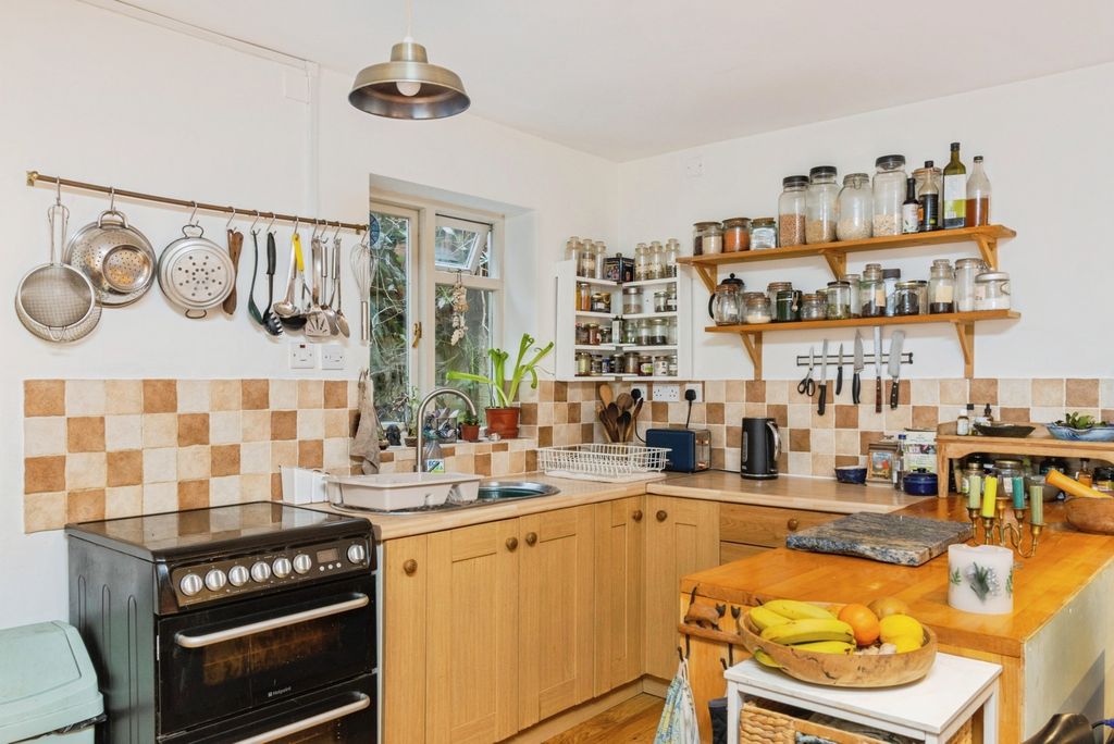 Property photo 2 of 17 Pbox-Img.Jpg