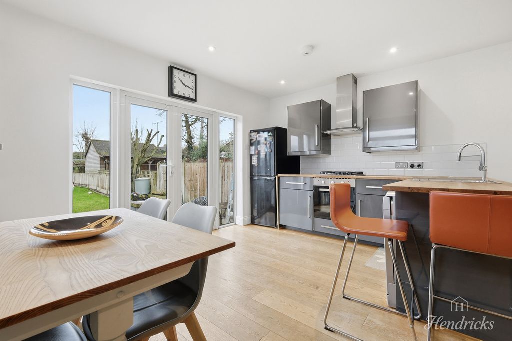 Property photo 2 of 29