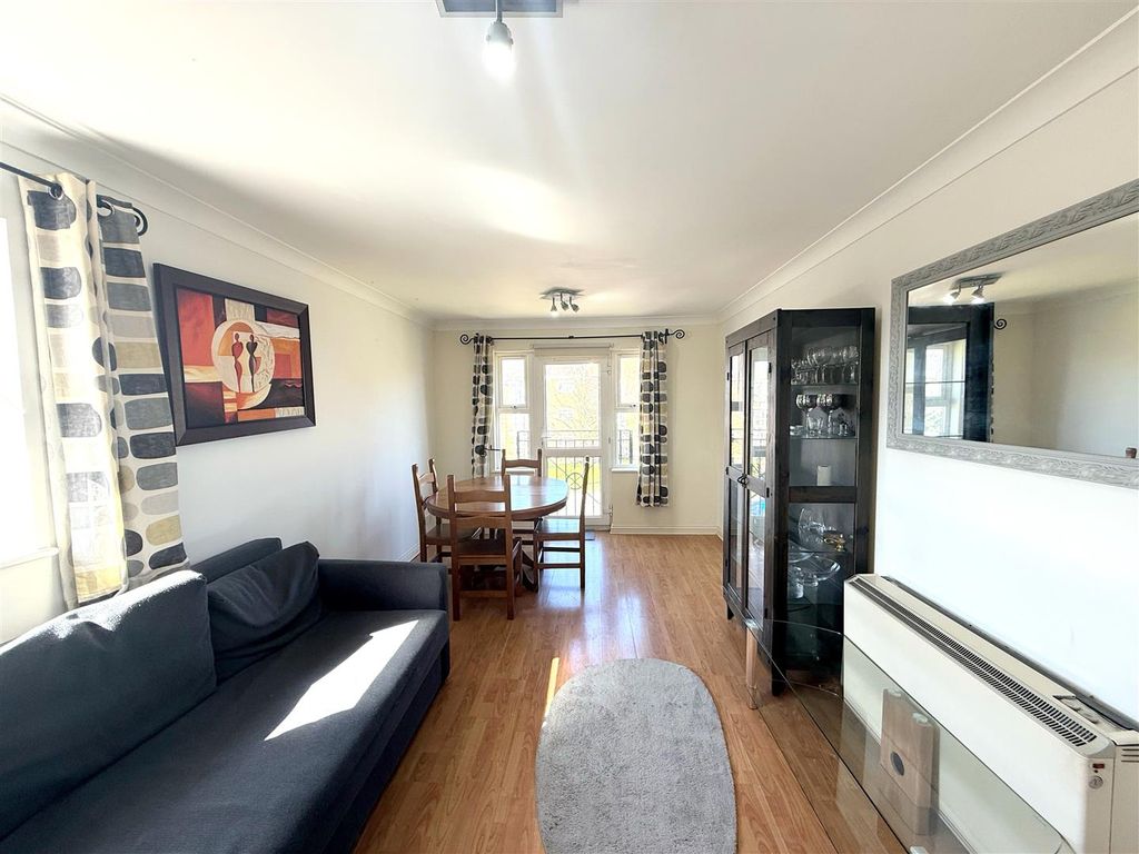 Property photo 3 of 6 Recep.Jpeg