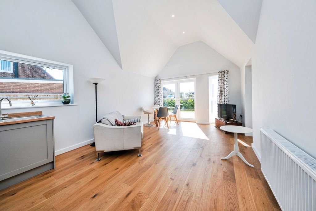 Property photo 3 of 15 Pbox-Img.Jpg