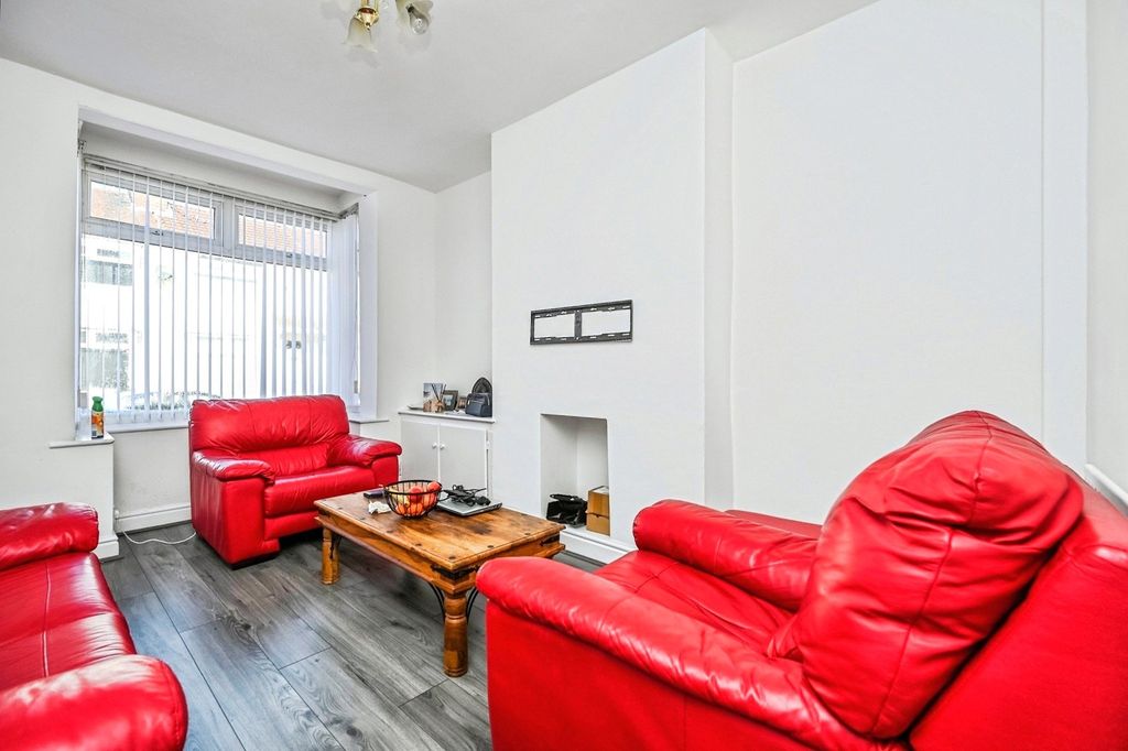 Property photo 3 of 14 Photo