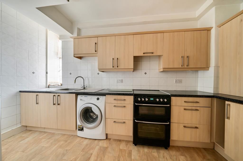 Property photo 3 of 15 Kitchen