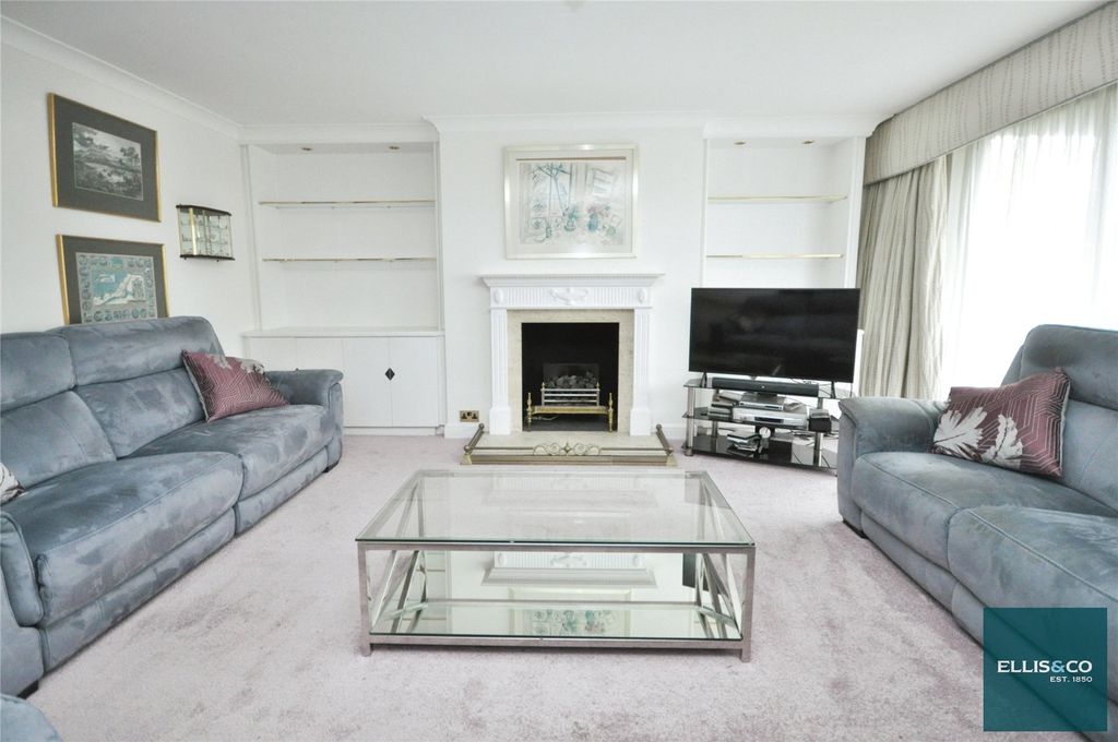 Property photo 1 of 18 Picture No. 08