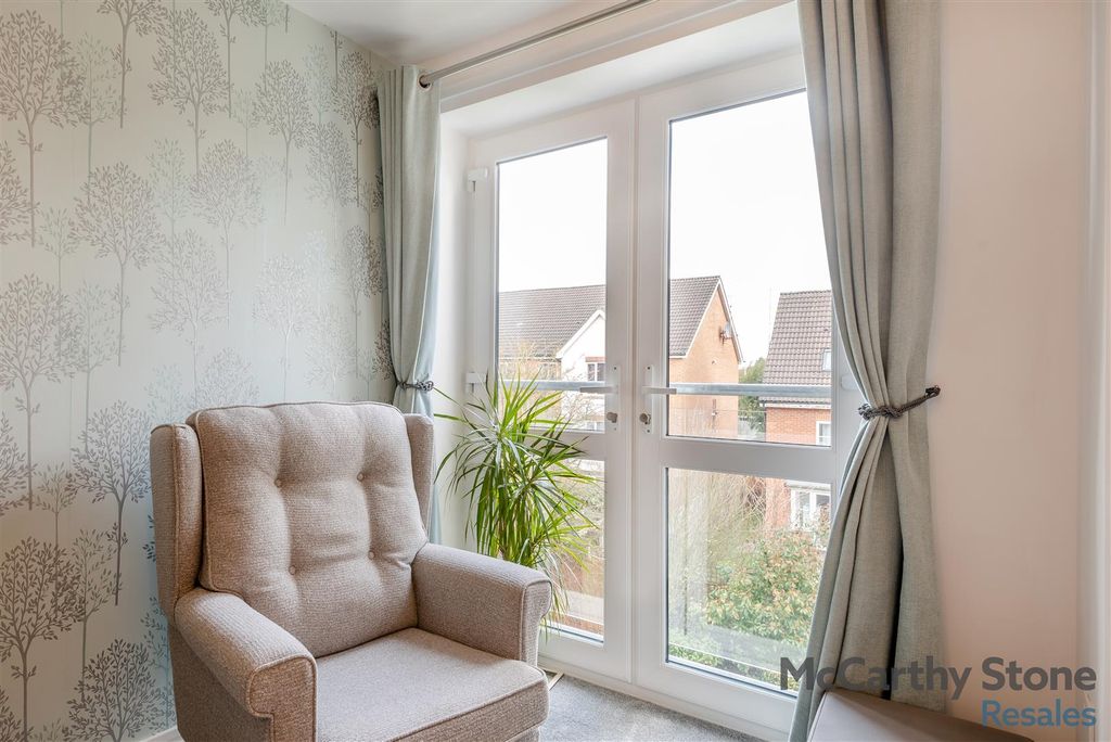 Property photo 3 of 21 8677809-Interior19.Jpg