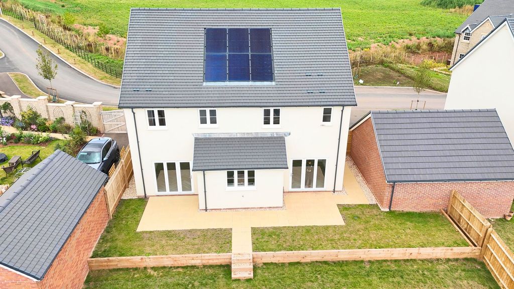Property photo 1 of 21 External